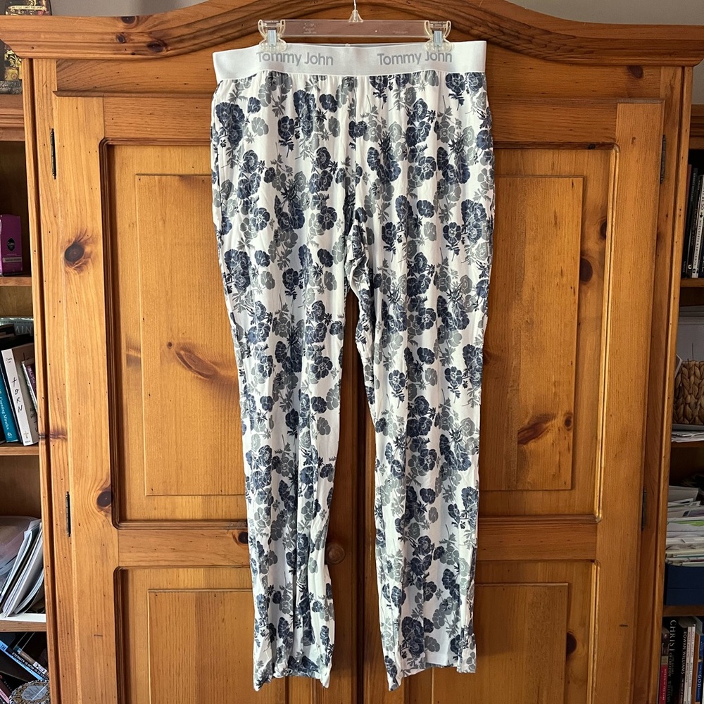 NWT Tommy John Blue/Gray Floral Second Skin Pajama Bottoms with Pockets XL